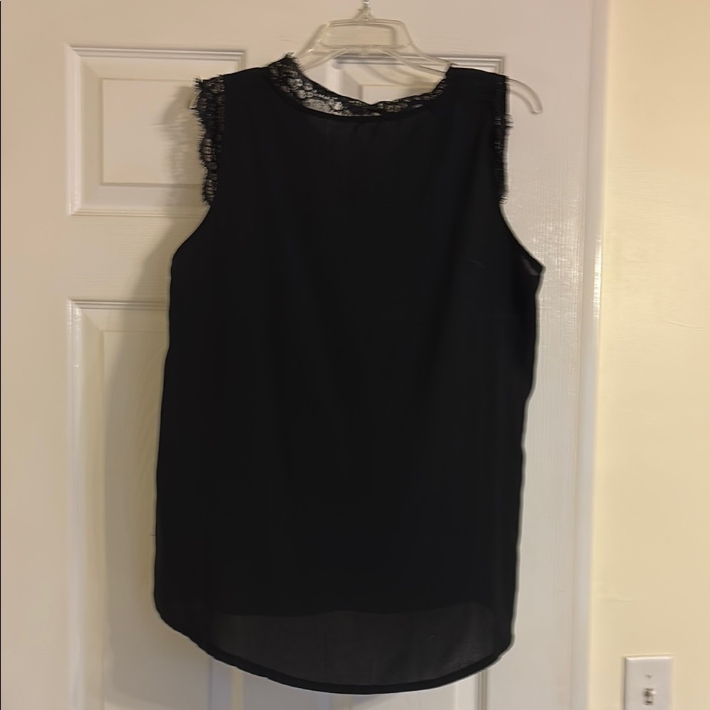 Elegant Black Lace Trim Sleeveless Top - Picture 4 of 4
